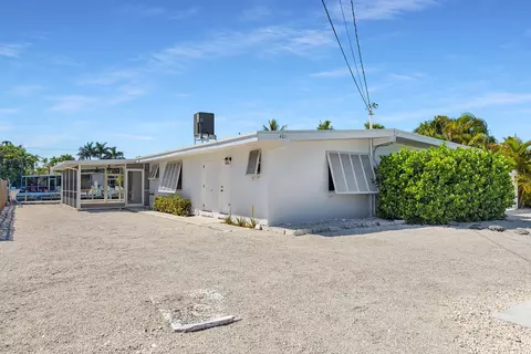 421 10th St #KEY colony, Key Colony Beach, FL 33051