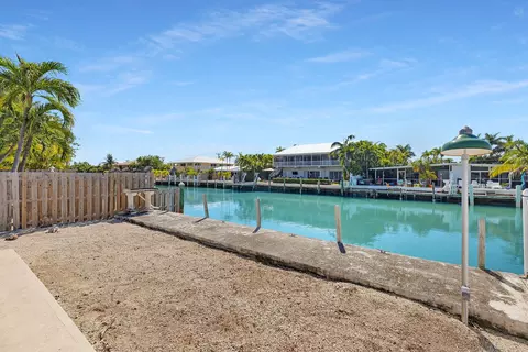 Exterior - 421 10th St #KEY colony, Key Colony Beach, FL 33051 photo 6 of 7
