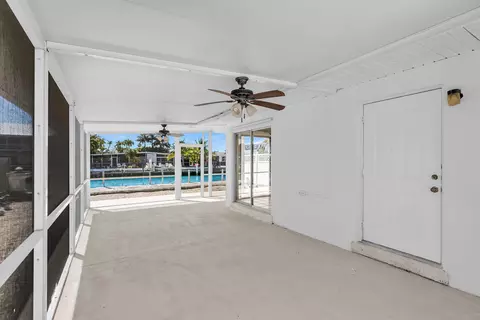 Exterior - 421 10th St #KEY colony, Key Colony Beach, FL 33051 photo 4 of 7