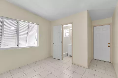 Bedroom - 421 10th St #KEY colony, Key Colony Beach, FL 33051 photo 5 of 6