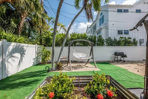 Exterior - 1423 Johnson St, Key West, FL 33040 photo 9 of 13