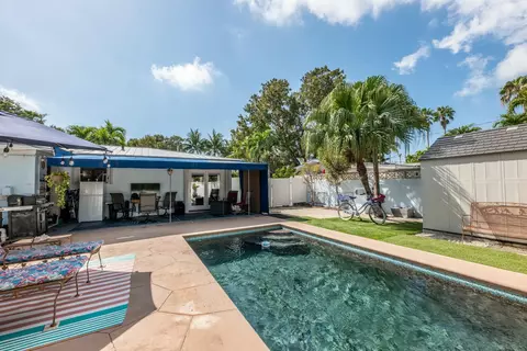 Exterior - 1423 Johnson St, Key West, FL 33040 photo 6 of 13