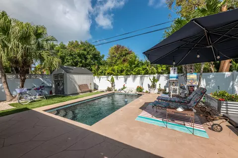 Exterior - 1423 Johnson St, Key West, FL 33040 photo 4 of 13