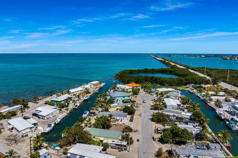 59753 Paradise Pl, Marathon, FL 33050