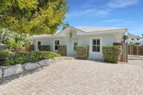 206 Bougainvillea St, Tavernier, FL 33070