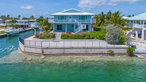 23086 Snapper Ln, Cudjoe Key, FL 33042