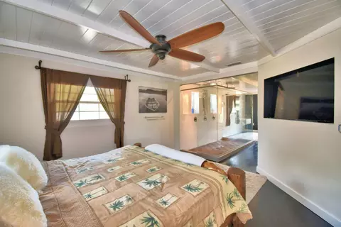 Bedroom - 3450 Palm Ave, Hialeah, FL 33012 photo 4 of 7