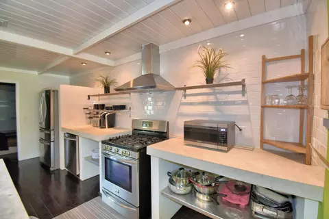 Kitchen - 3450 Palm Ave, Hialeah, FL 33012 photo 3 of 7