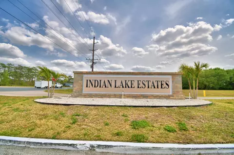 View/Area - 3450 Palm Ave, Hialeah, FL 33012 photo 3 of 11