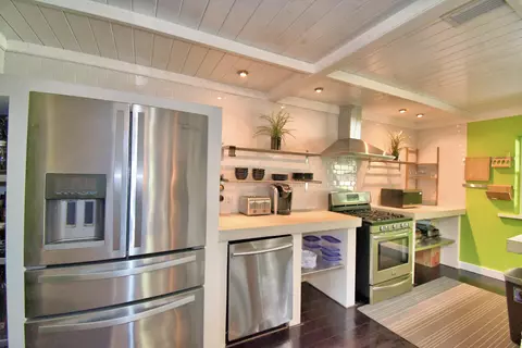 Kitchen - 3450 Palm Ave, Hialeah, FL 33012 photo 7 of 7