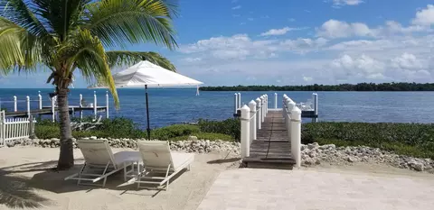 101 Windy Point Cir, Marathon, FL 33050 photo 2