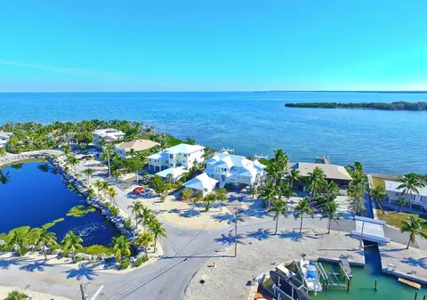 101 Windy Point Cir, Marathon, FL 33050 photo 4