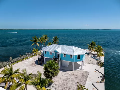 31254 Hollerich Dr, Big Pine Key, FL 33043