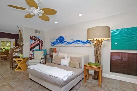 Living - 128 E Ridge Rd, Islamorada, FL 33036 photo 2 of 5
