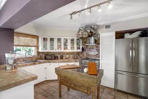 Kitchen - 128 E Ridge Rd, Islamorada, FL 33036 photo 1 of 5