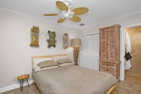 Bedroom - 128 E Ridge Rd, Islamorada, FL 33036 photo 2 of 6