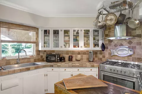 Kitchen - 128 E Ridge Rd, Islamorada, FL 33036 photo 5 of 5