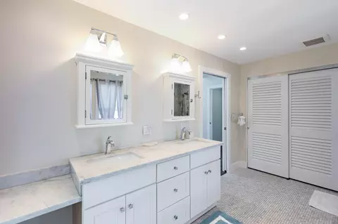 Bath - 1121 Whitehead St, Key West, FL 33040 photo 5 of 8