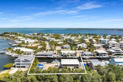 58 S Blackwater Ln, Key Largo, FL 33037