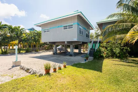 4 W Kyle Way, Marathon, FL 33050 photo 2