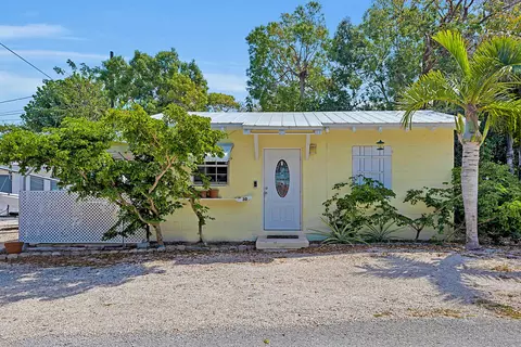 30 Pirates Dr, Key Largo, FL 33037