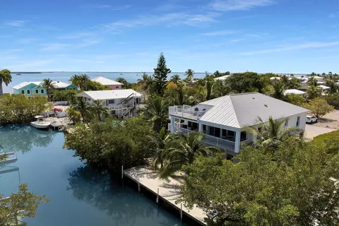 27415 Barbuda Ln, Ramrod Key, FL 33042