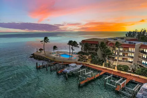 101 E Ocean Dr #C401, Key Colony Beach, FL 33051