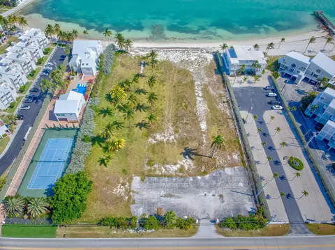 721 W Ocean Dr, Key Colony, FL 33051
