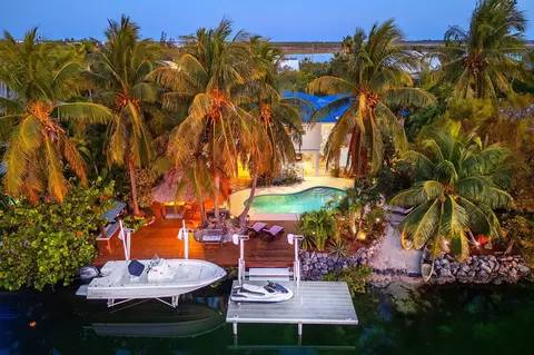 17175 Allamanda W Dr, Sugarloaf Key, FL 33042