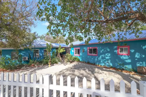 129 Lazy Ln, Key Largo, FL 33037