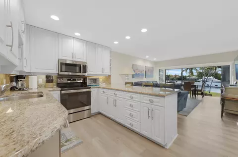 18 Anchor Drive Dr #B, Key Largo, FL 33037
