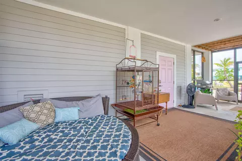 Exterior - 31507 Avenue E, Big Pine Key, FL 33043 photo 9 of 16