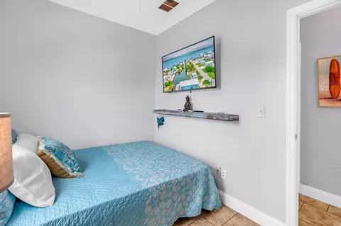 Bedroom - 31507 Avenue E, Big Pine Key, FL 33043 photo 7 of 7