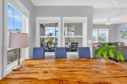 Dining - 31507 Avenue E, Big Pine Key, FL 33043 photo 4 of 4
