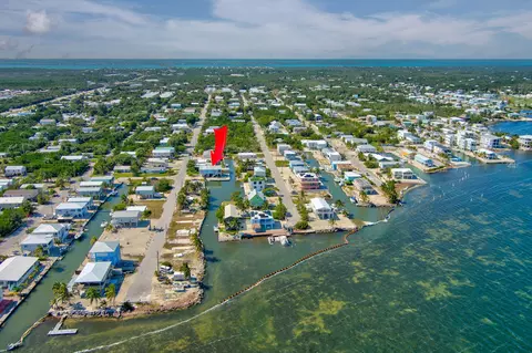 View/Area - 31507 Avenue E, Big Pine Key, FL 33043 photo 3 of 6