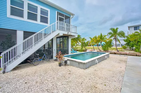 Exterior - 31507 Avenue E, Big Pine Key, FL 33043 photo 6 of 16