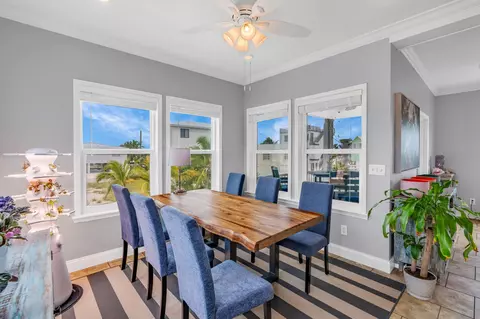 Dining - 31507 Avenue E, Big Pine Key, FL 33043 photo 3 of 4