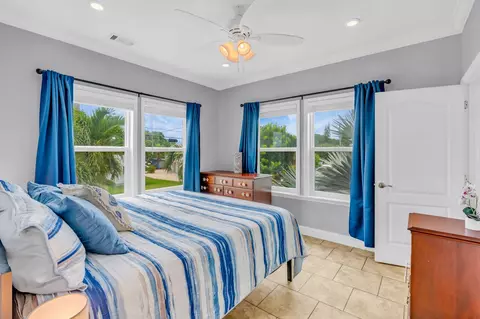 Bedroom - 31507 Avenue E, Big Pine Key, FL 33043 photo 1 of 7
