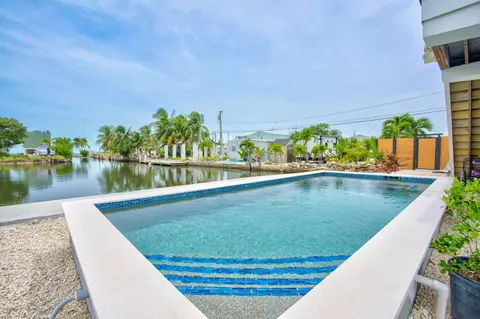Exterior - 31507 Avenue E, Big Pine Key, FL 33043 photo 11 of 16