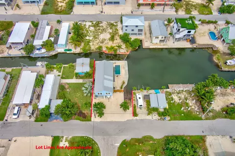 View/Area - 31507 Avenue E, Big Pine Key, FL 33043 photo 5 of 6