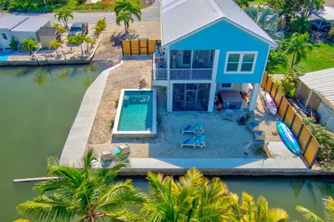Exterior - 31507 Avenue E, Big Pine Key, FL 33043 photo 3 of 16