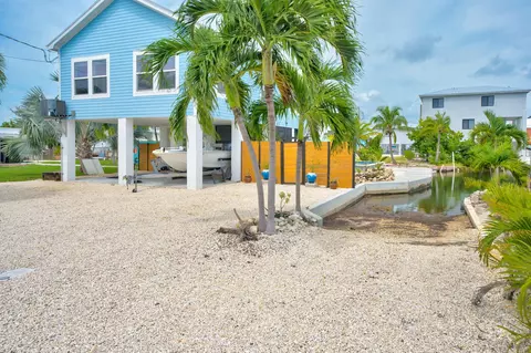 Exterior - 31507 Avenue E, Big Pine Key, FL 33043 photo 2 of 16
