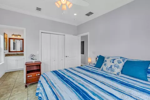 Bedroom - 31507 Avenue E, Big Pine Key, FL 33043 photo 3 of 7