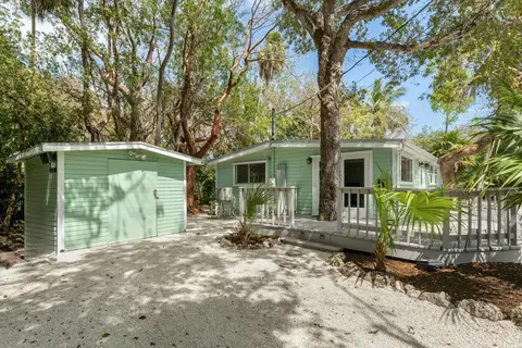 125 Tree Ln, Tavernier, FL 33070 photo 4
