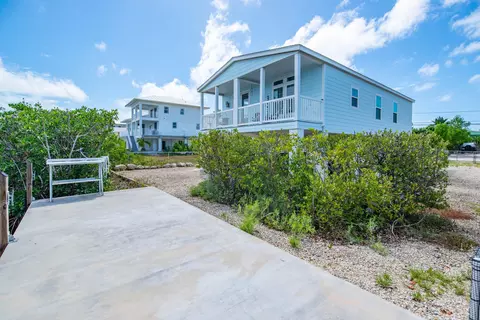 27373 Antigua Ln, Ramrod Key, FL 33042