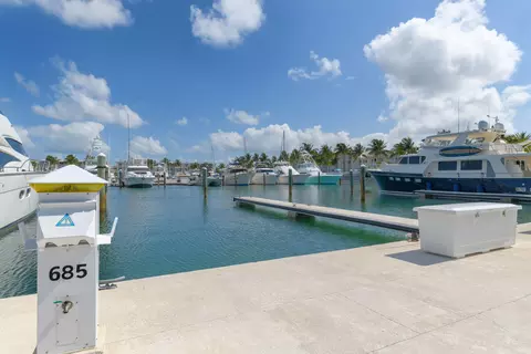 5950 Peninsular Ave #685, Stock Island, FL 33040