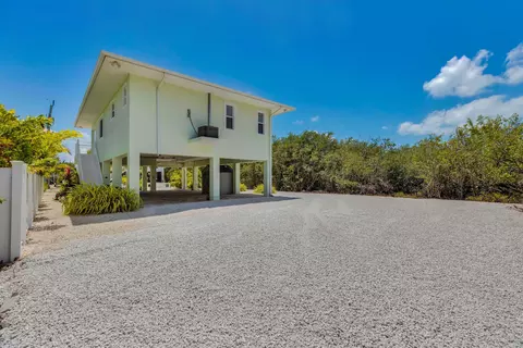 110 Santa Barbara, Marathon, FL 33050 photo 2