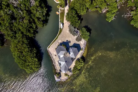 10987 County Road 905, Key Largo, FL 33037