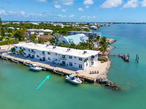 1215 97th St #2, Marathon, FL 33050
