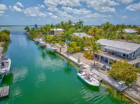 17126 W Wahoo Ln, Sugarloaf Key, FL 33042